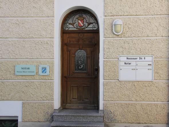Eingang zur Kanzlei, Nassauer Straße 8